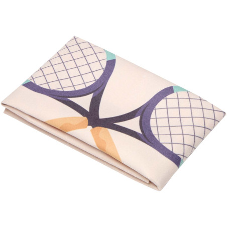 Serviette publicitaire legere Juni en RPET avec impression par sublimation de 30 x 50 cm