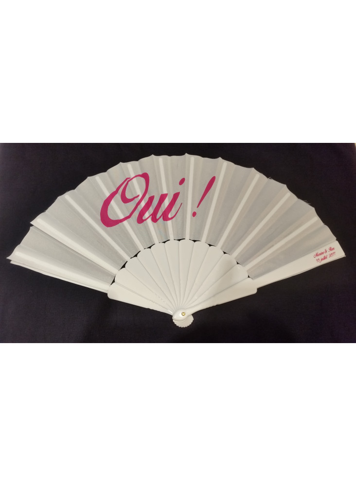 Eventail en plastique et tissu publicitaire